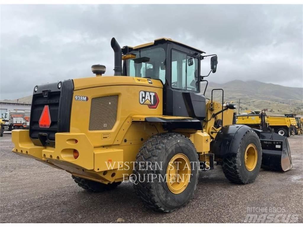 CAT 938M Pale gommate