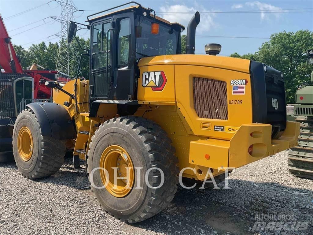 CAT 938M Pale gommate