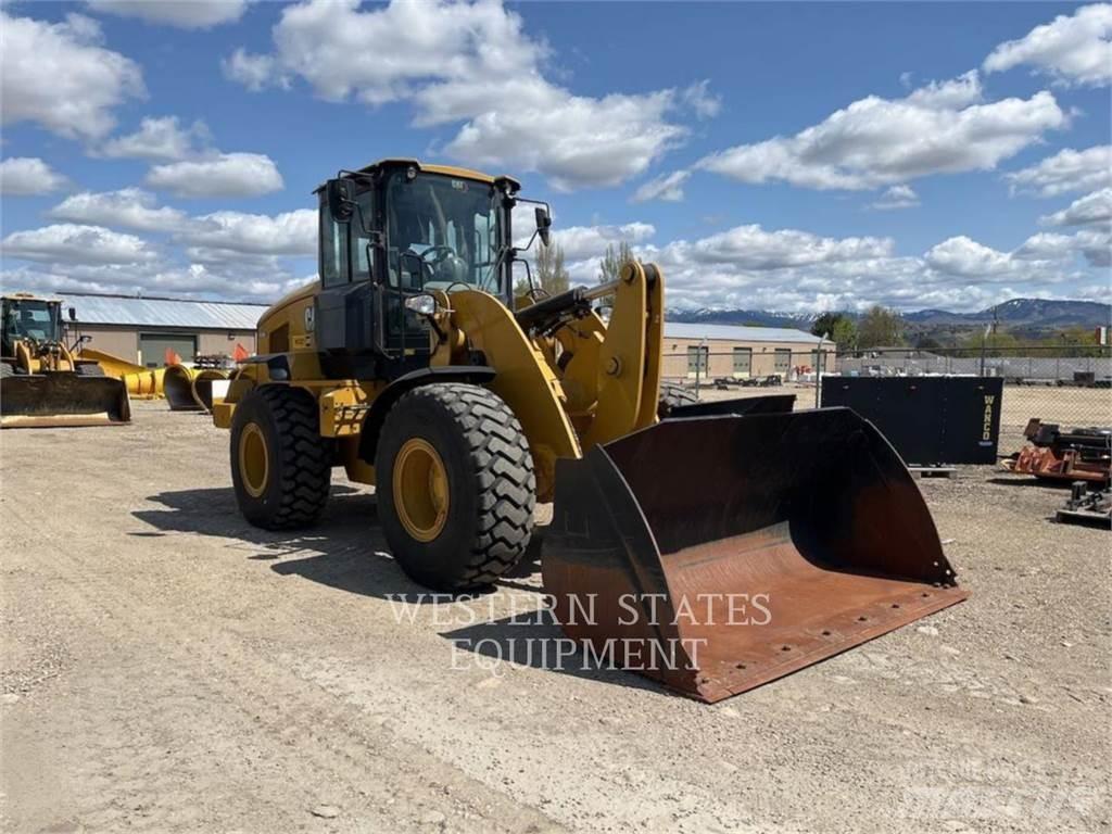 CAT 938M Pale gommate