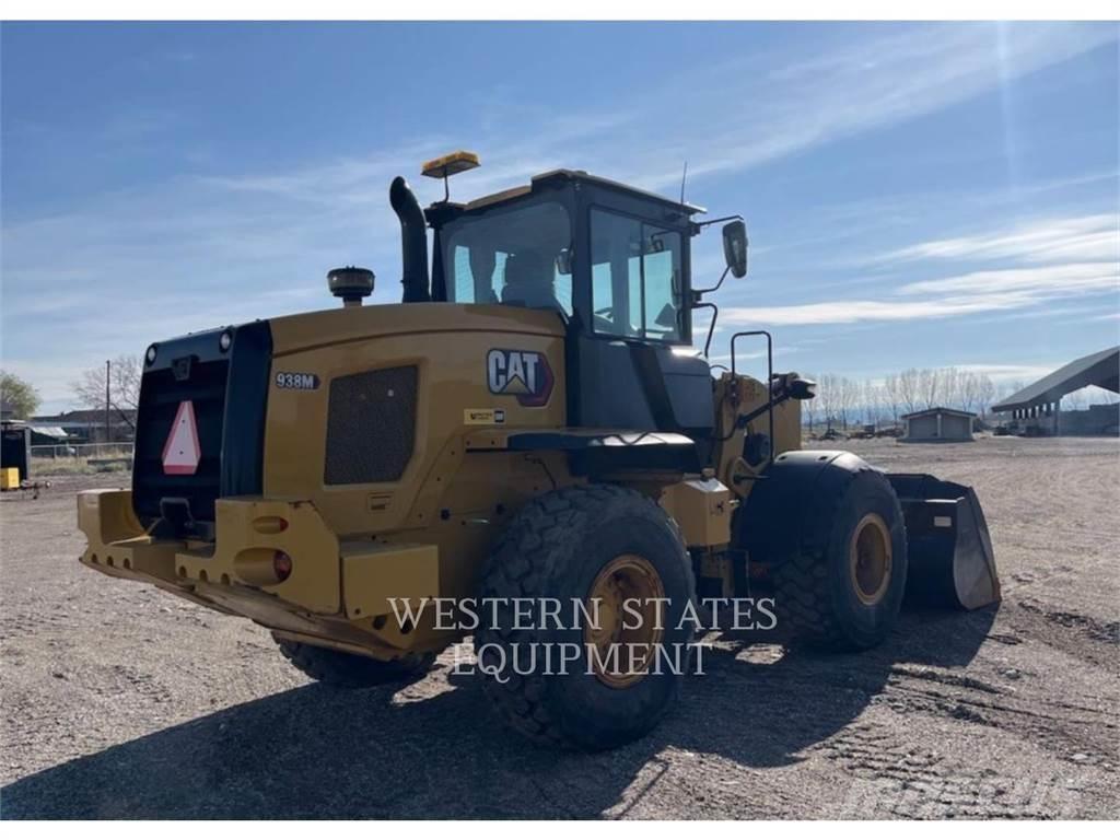 CAT 938M Pale gommate