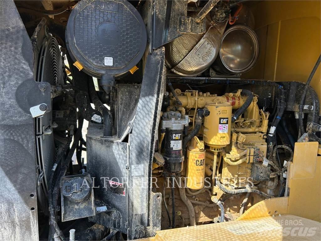 CAT 938M Pale gommate