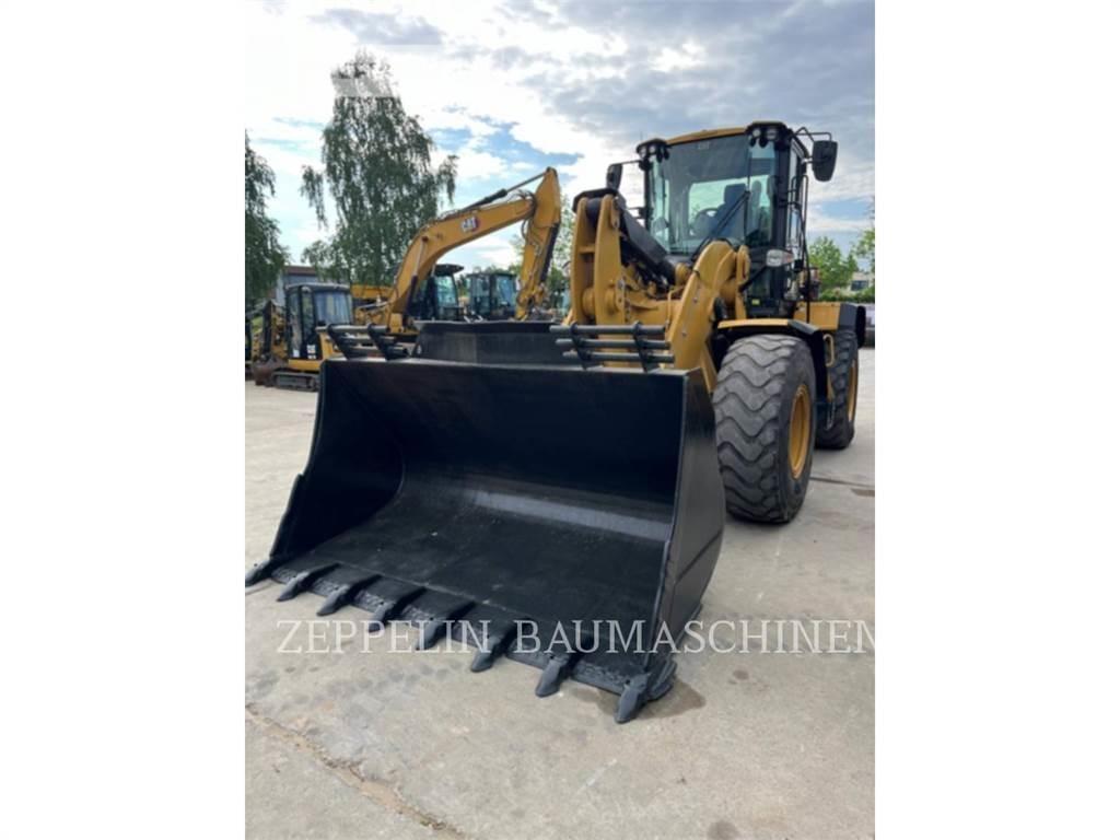 CAT 938M Pale gommate