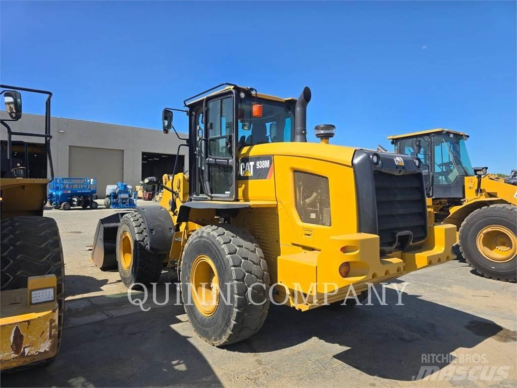CAT 938M Pale gommate