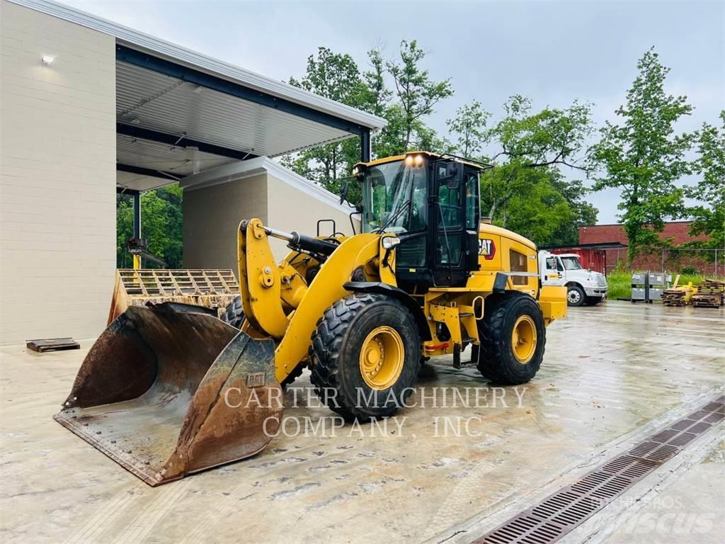 CAT 938M Pale gommate