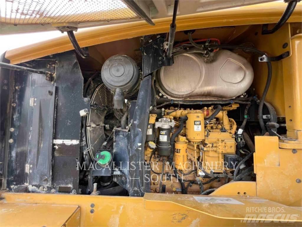 CAT 938M Pale gommate