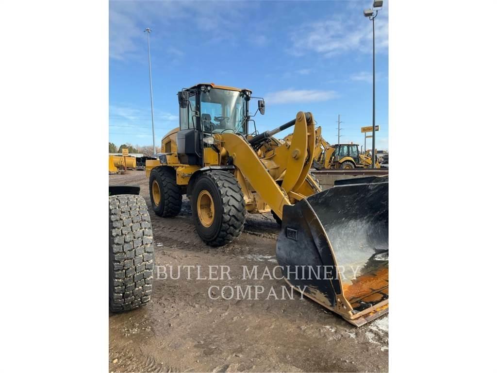CAT 938M Pale gommate