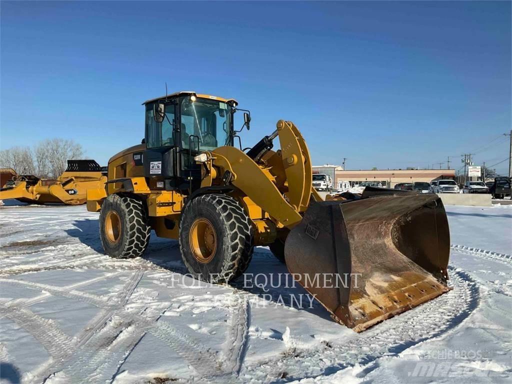 CAT 938M Pale gommate