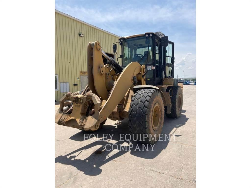 CAT 938M Pale gommate