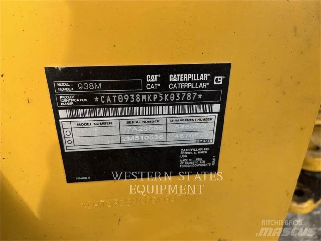 CAT 938M Pale gommate