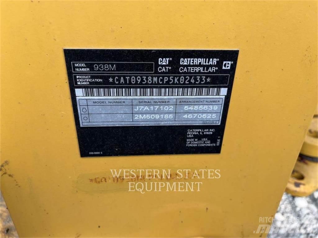 CAT 938M Pale gommate