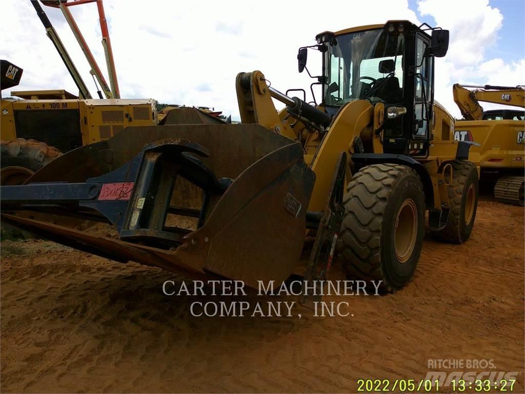 CAT 938M Pale gommate