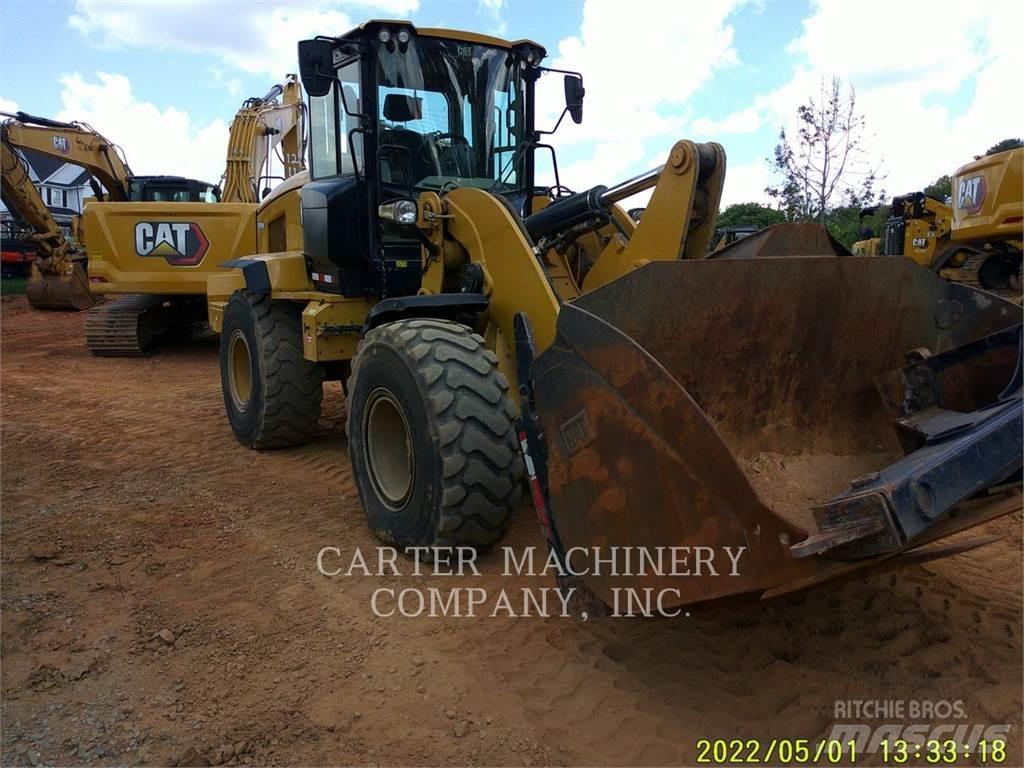 CAT 938M Pale gommate