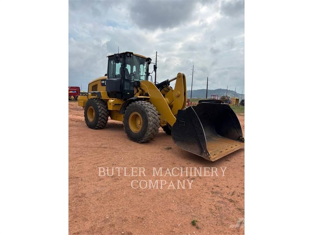 CAT 938M Pale gommate