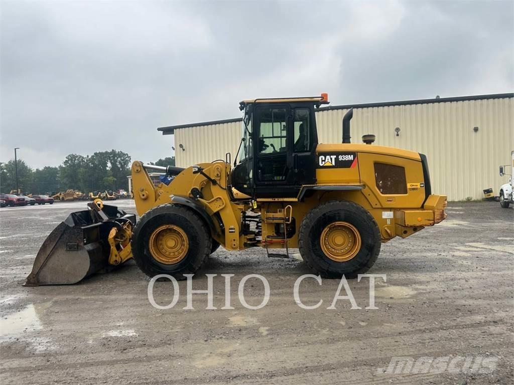 CAT 938M Pale gommate