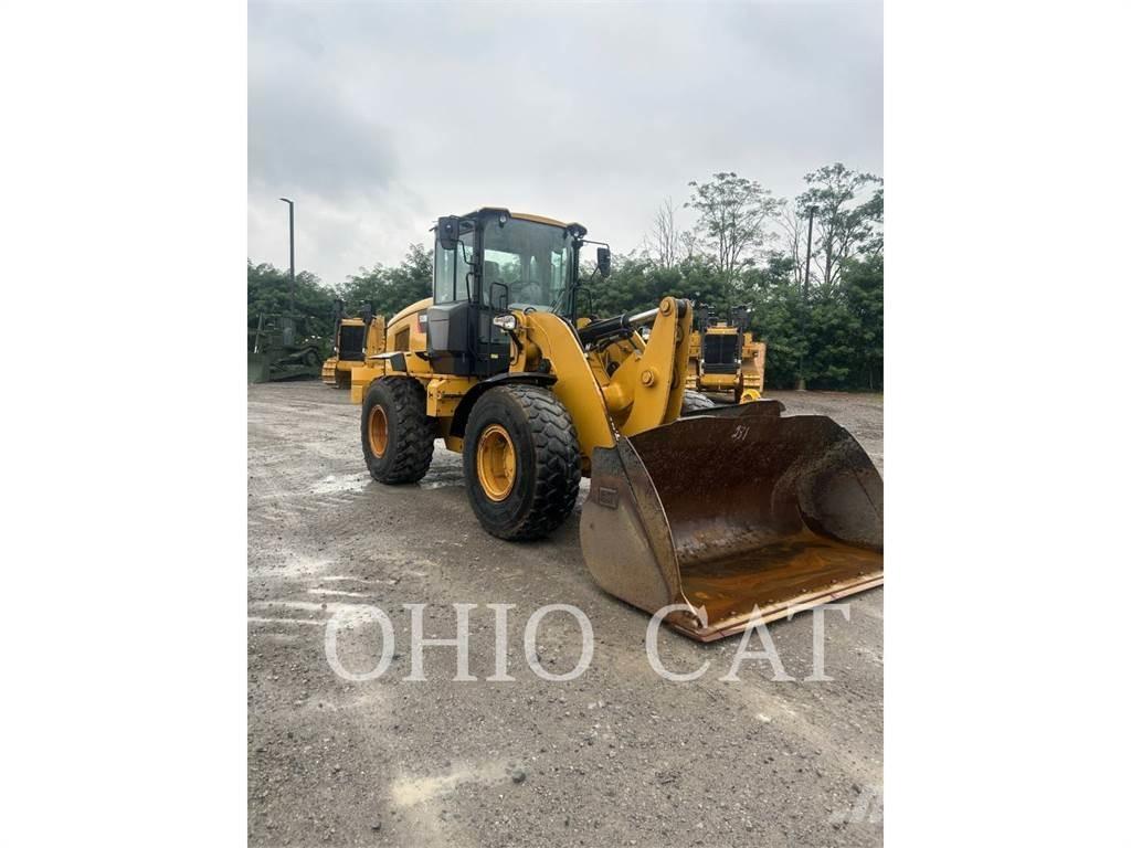 CAT 938M Pale gommate