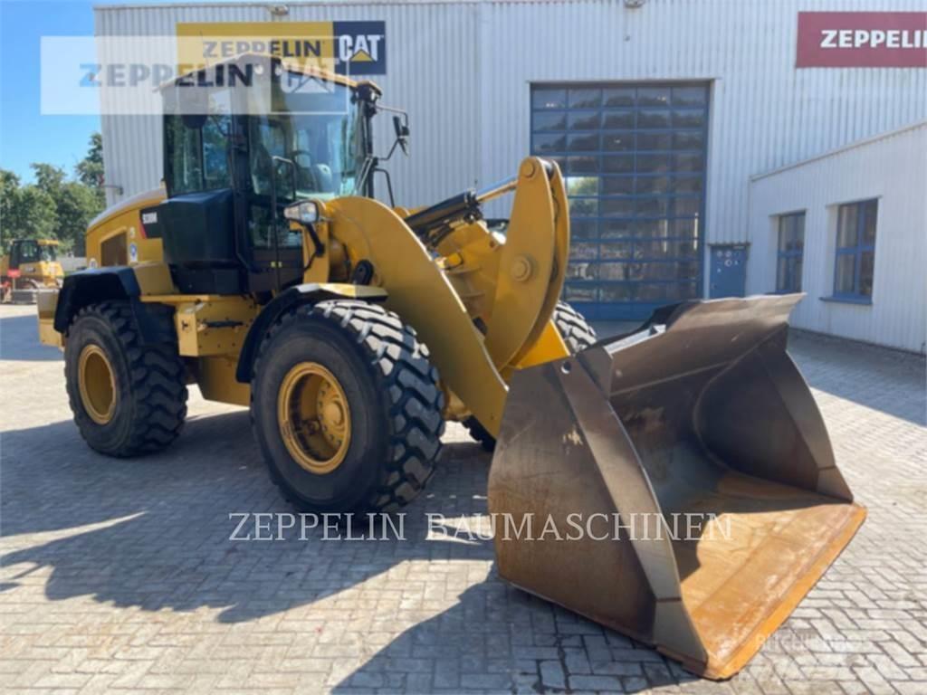 CAT 938M Pale gommate