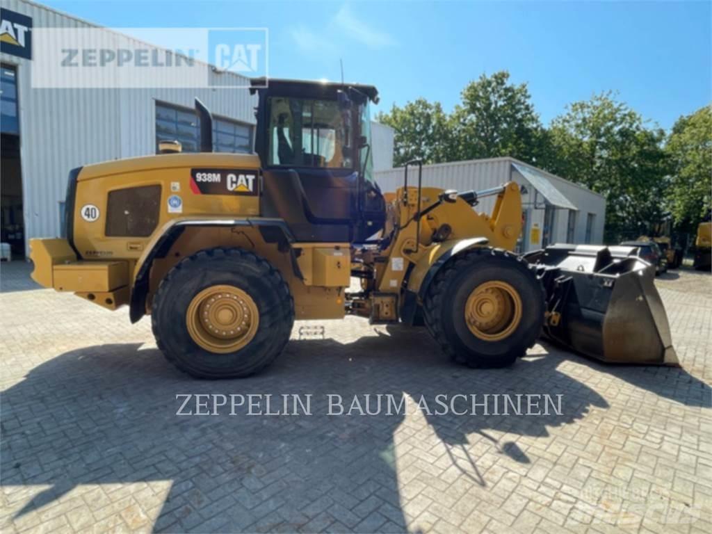 CAT 938M Pale gommate