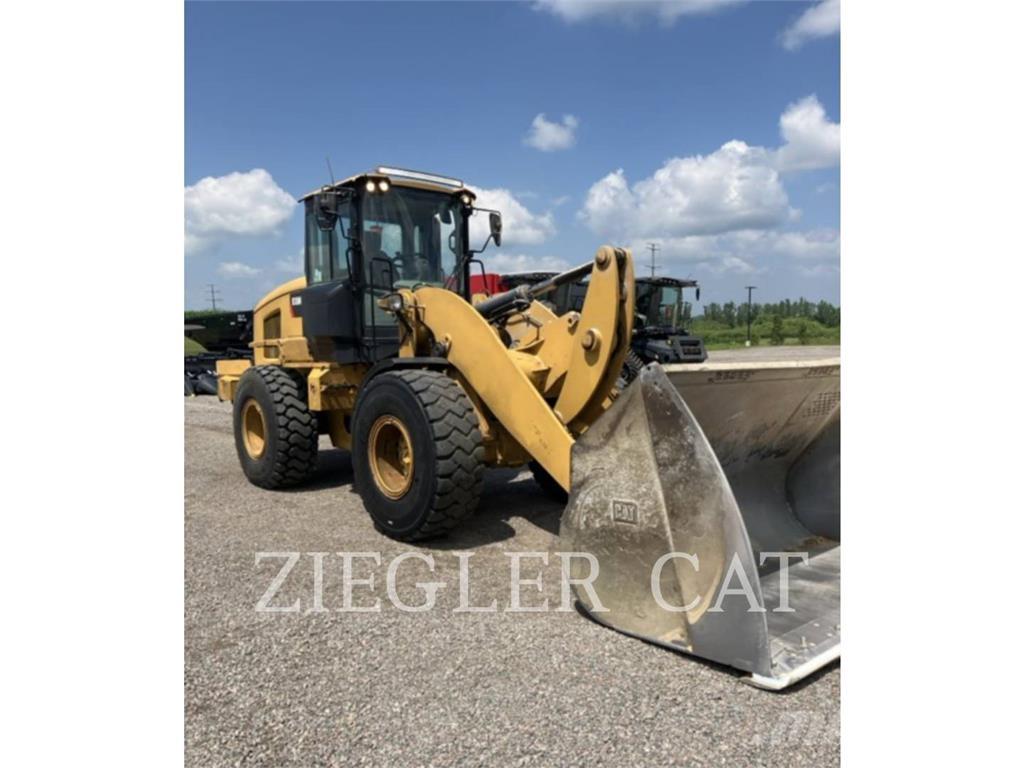 CAT 938M Pale gommate
