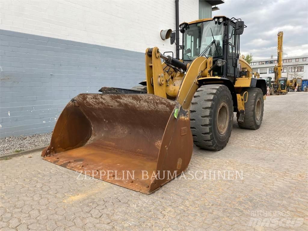CAT 938M Pale gommate