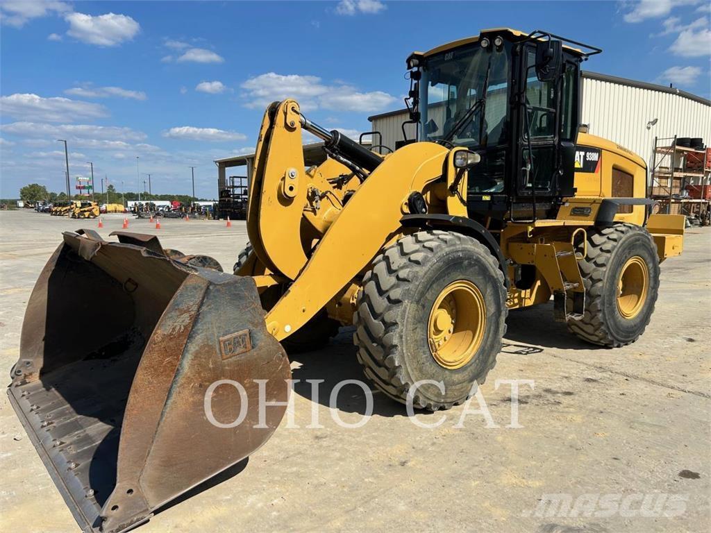 CAT 938M Pale gommate