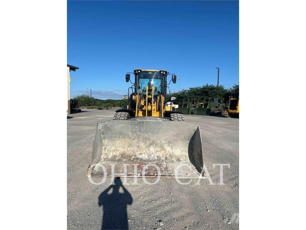 CAT 938M Pale gommate