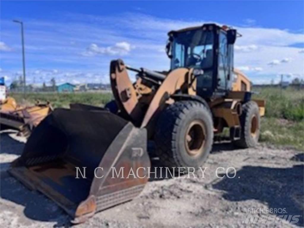 CAT 938M Pale gommate