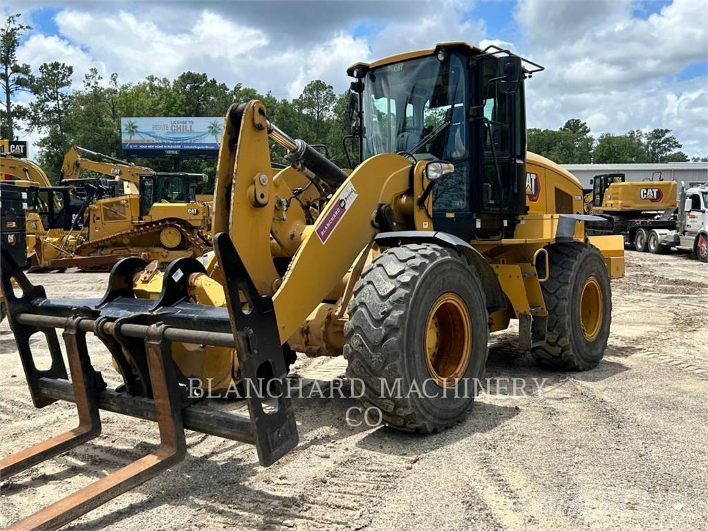 CAT 938M Pale gommate