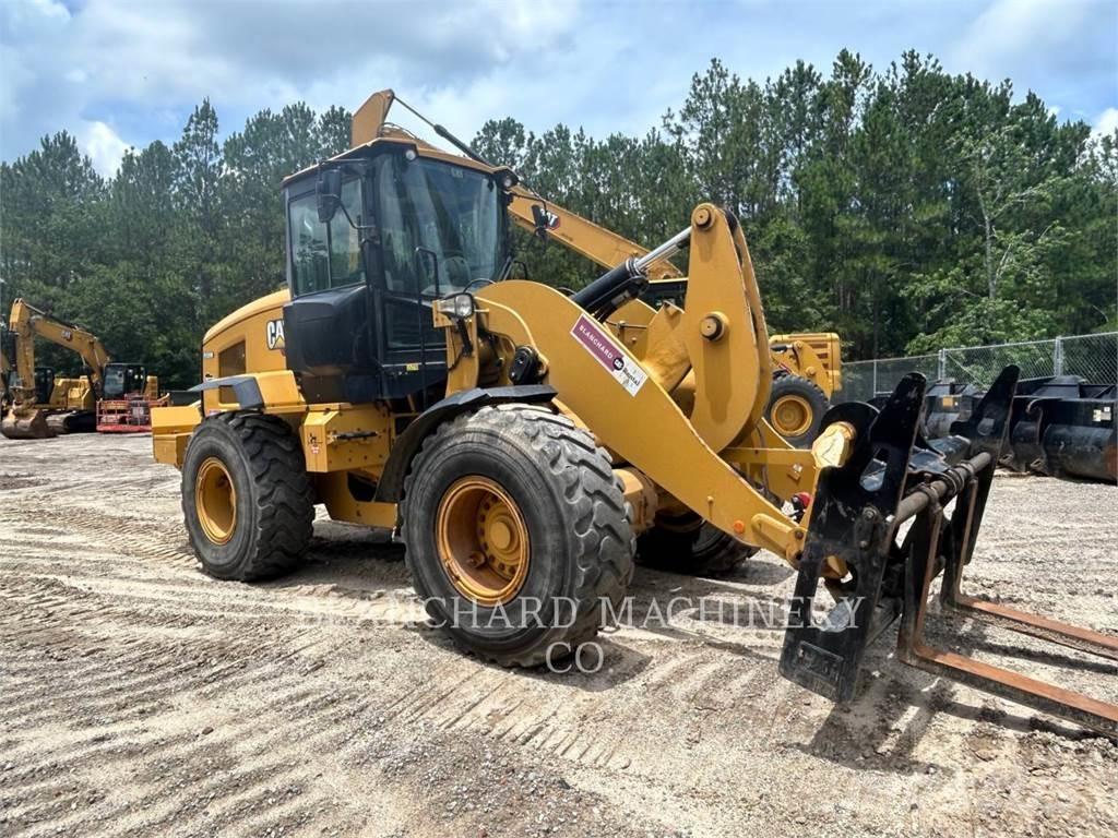 CAT 938M Pale gommate