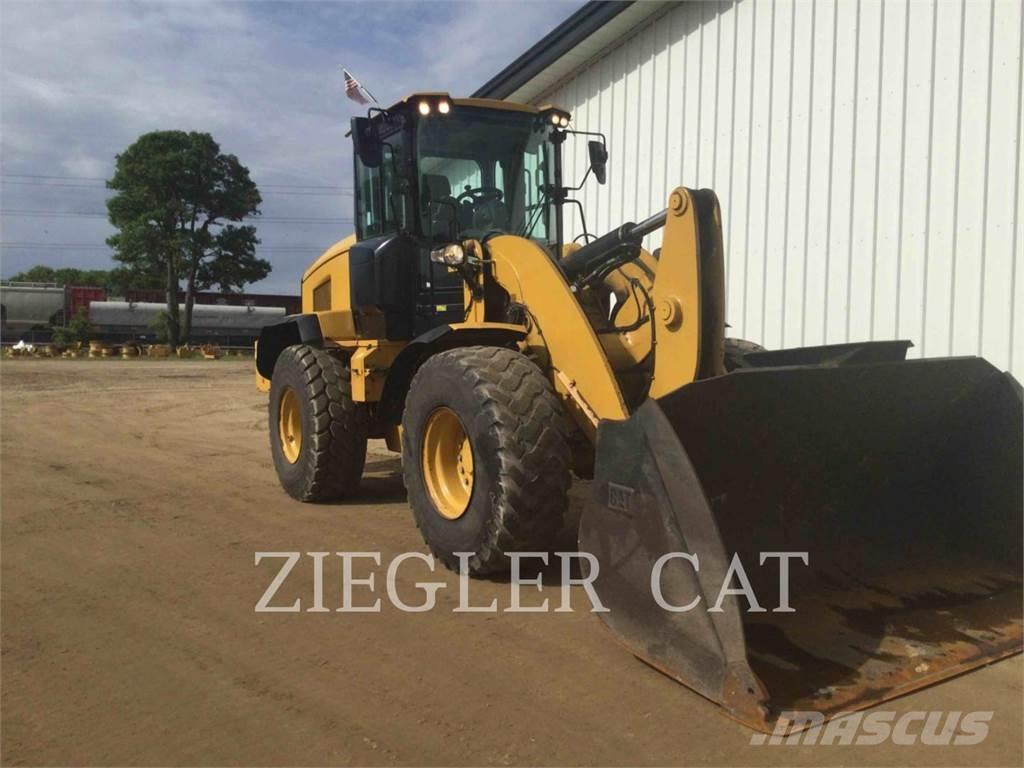 CAT 938M Pale gommate