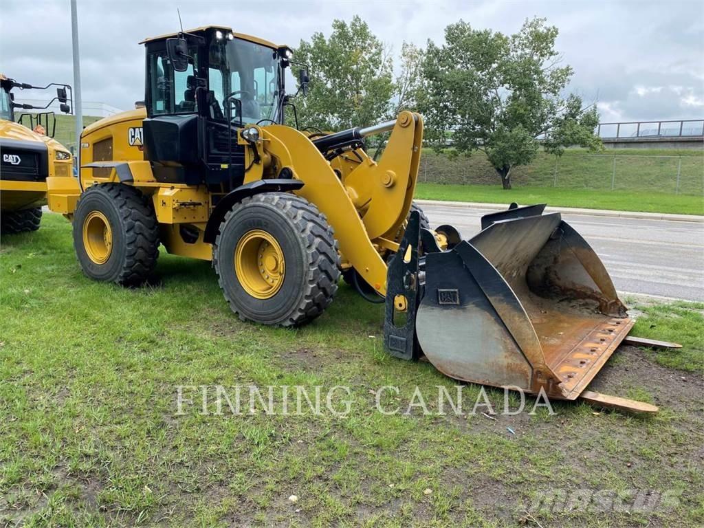 CAT 938M Pale gommate