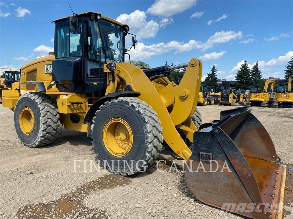 CAT 938M Pale gommate