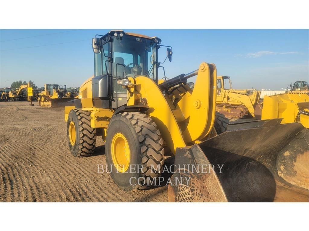CAT 938M Pale gommate