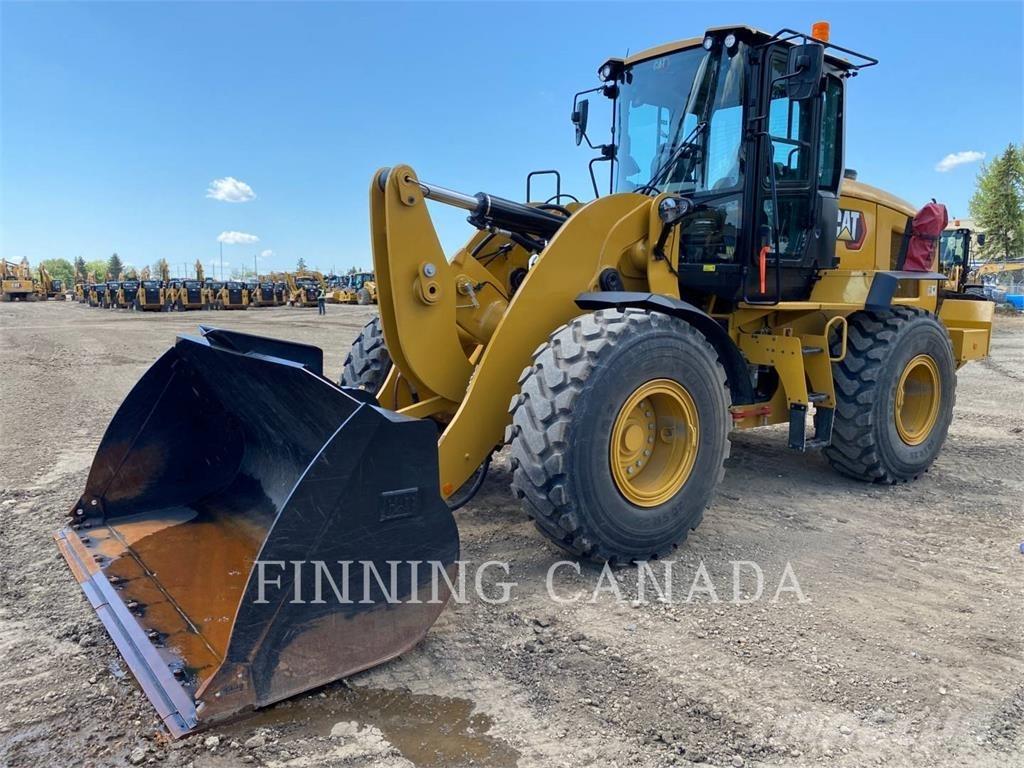 CAT 938M Pale gommate