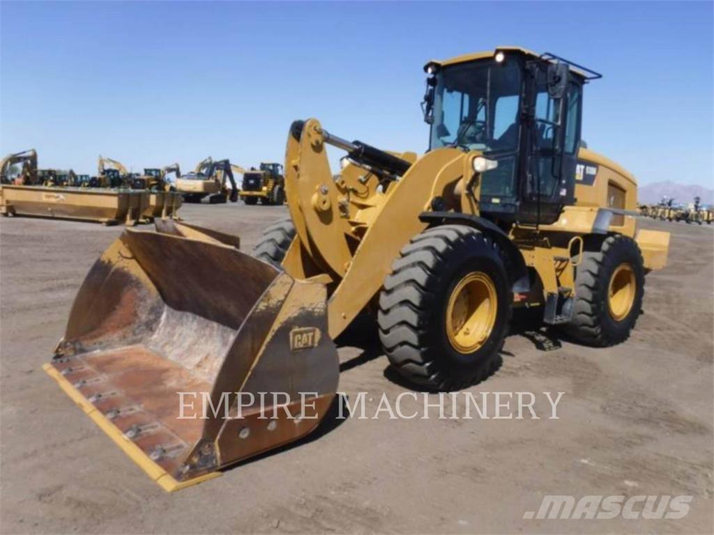 CAT 938M Pale gommate