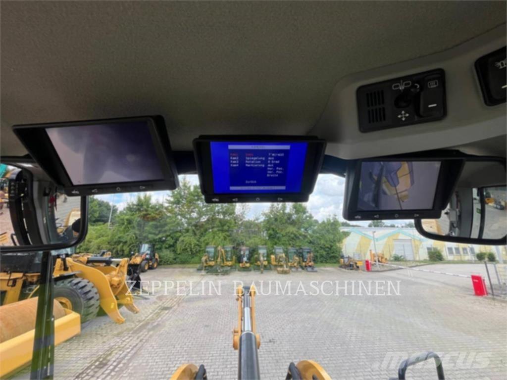 CAT 938M Pale gommate