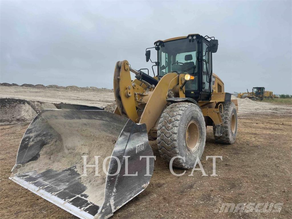 CAT 938M Pale gommate