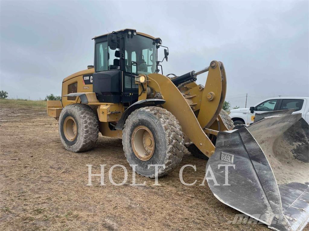 CAT 938M Pale gommate