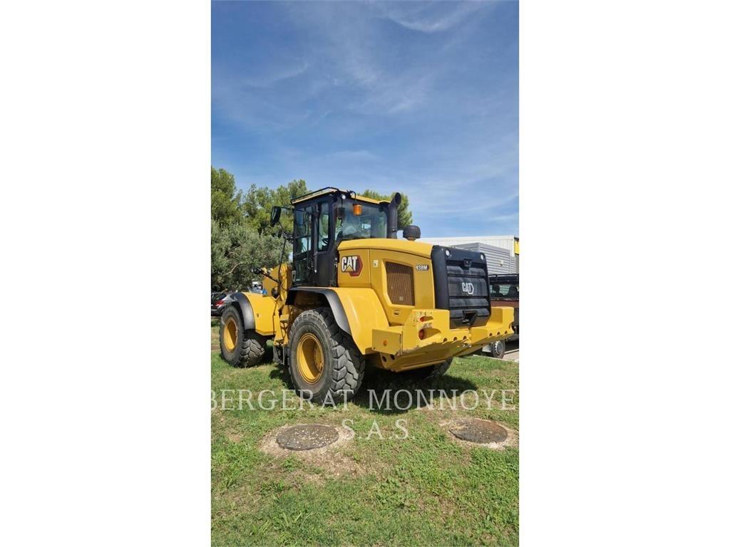 CAT 938M Pale gommate