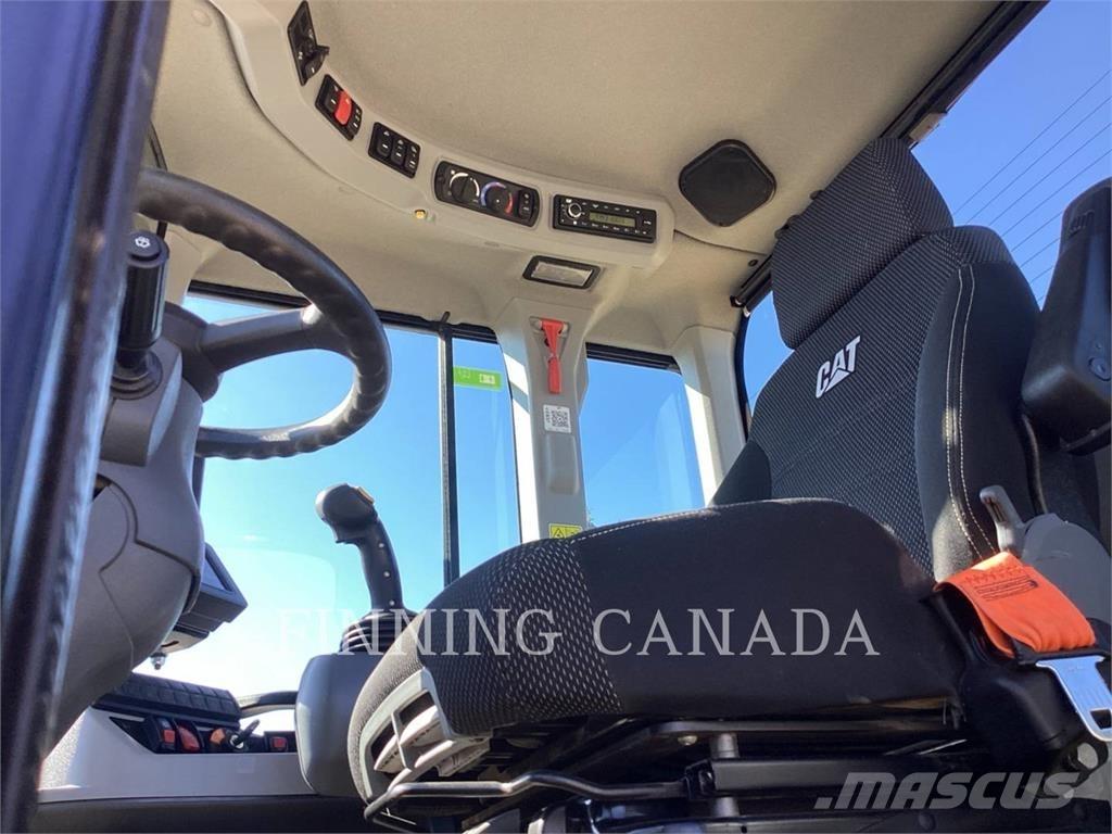 CAT 938M Pale gommate