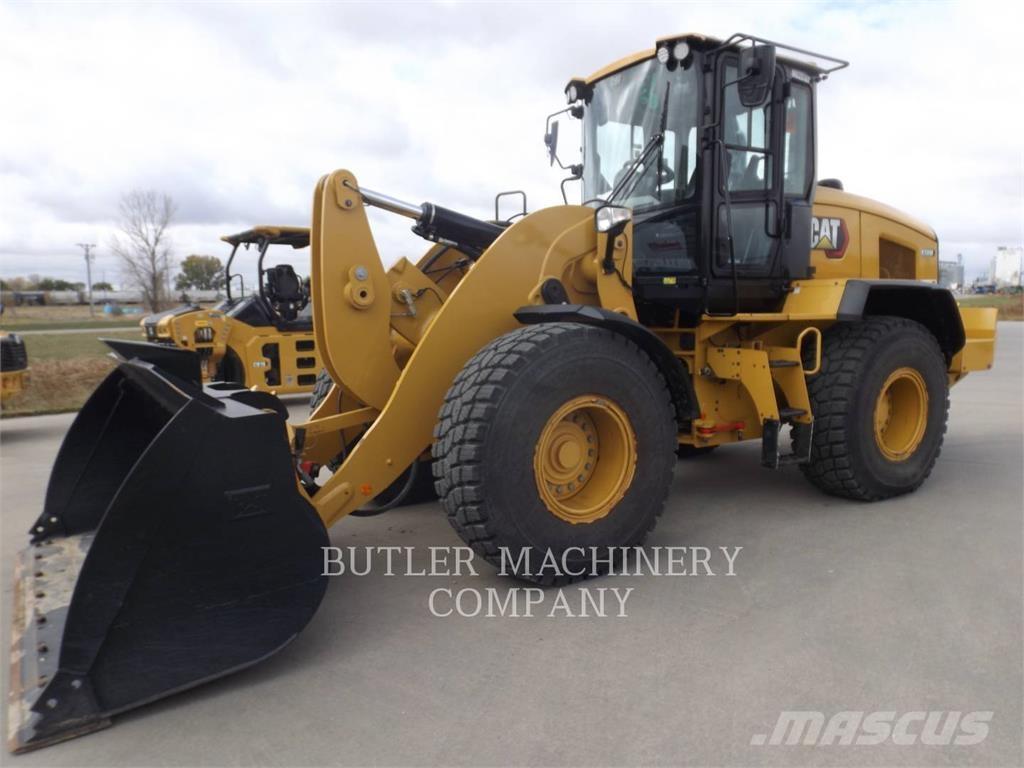 CAT 938M Pale gommate