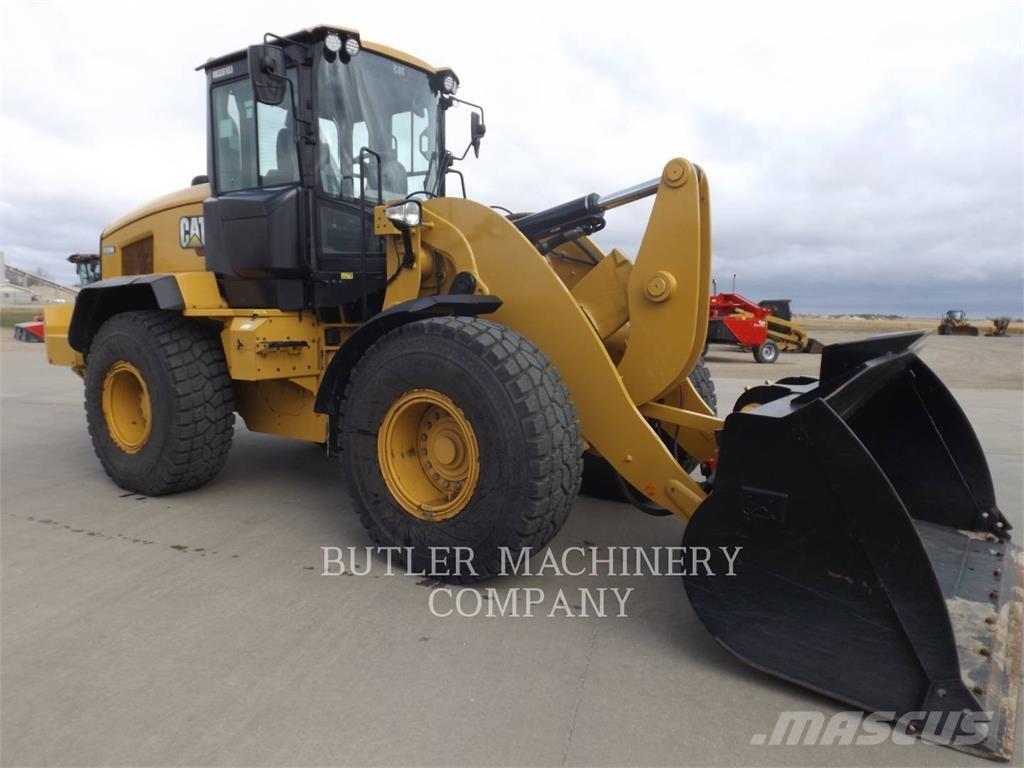 CAT 938M Pale gommate