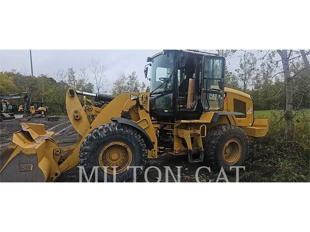 CAT 938M Pale gommate