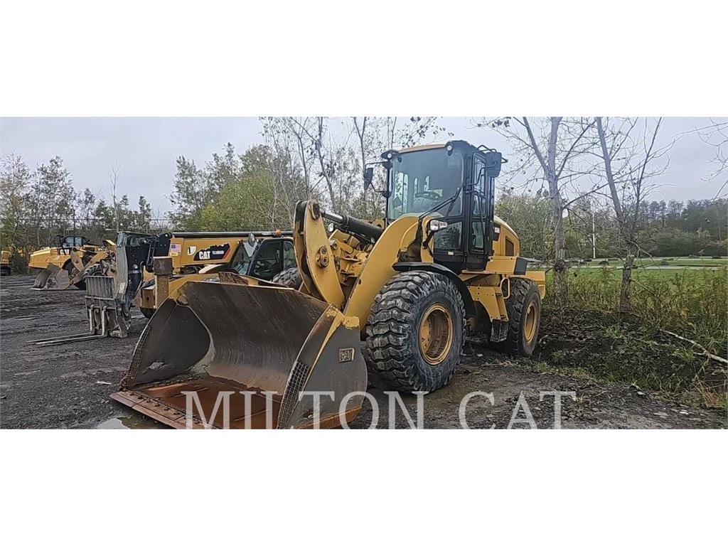 CAT 938M Pale gommate