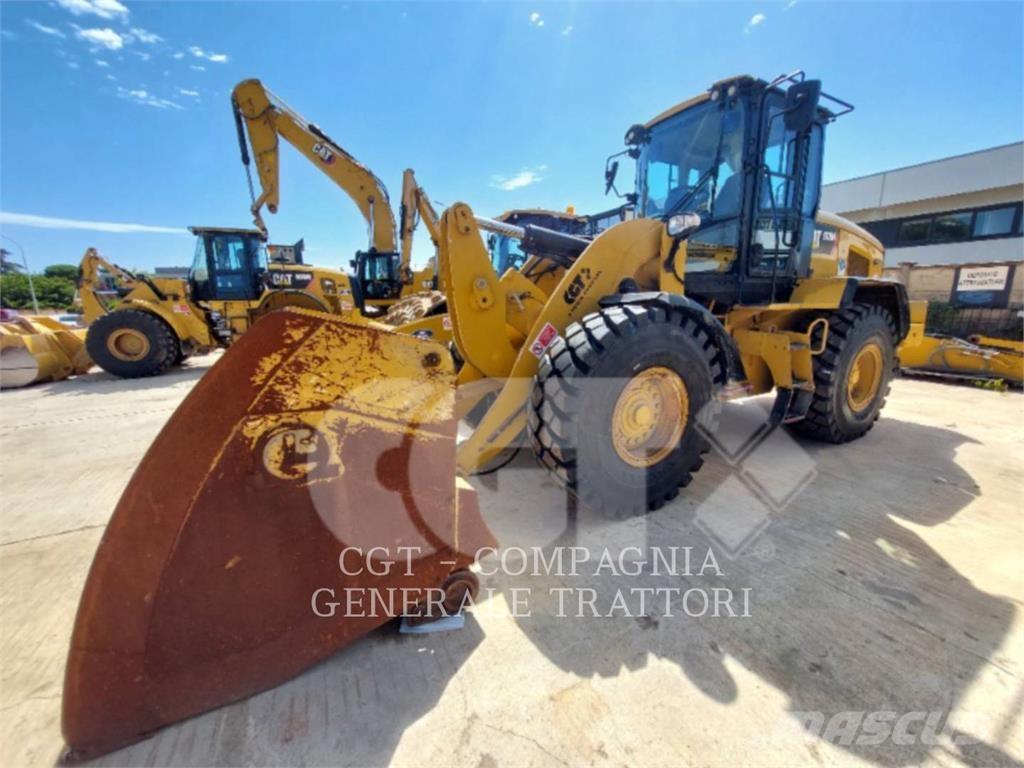 CAT 938M Pale gommate