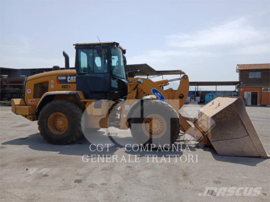 CAT 938M Pale gommate