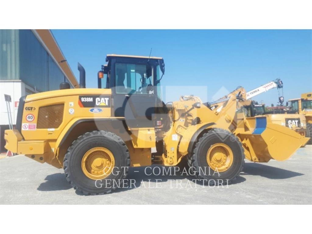 CAT 938M Pale gommate
