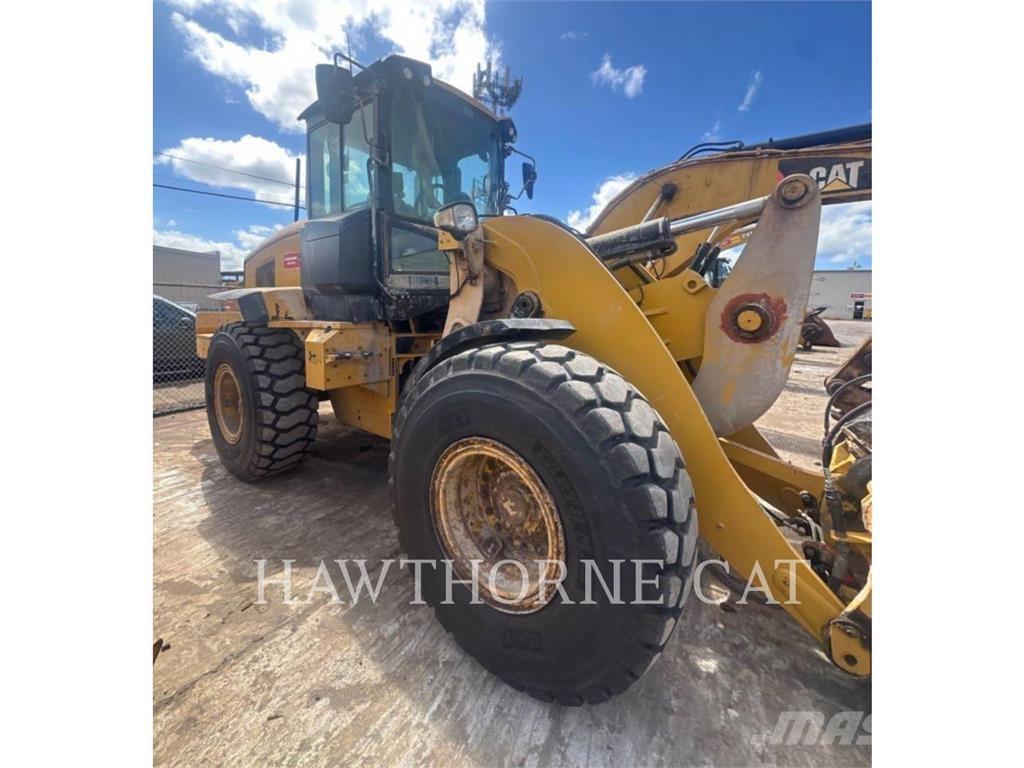CAT 938M Pale gommate