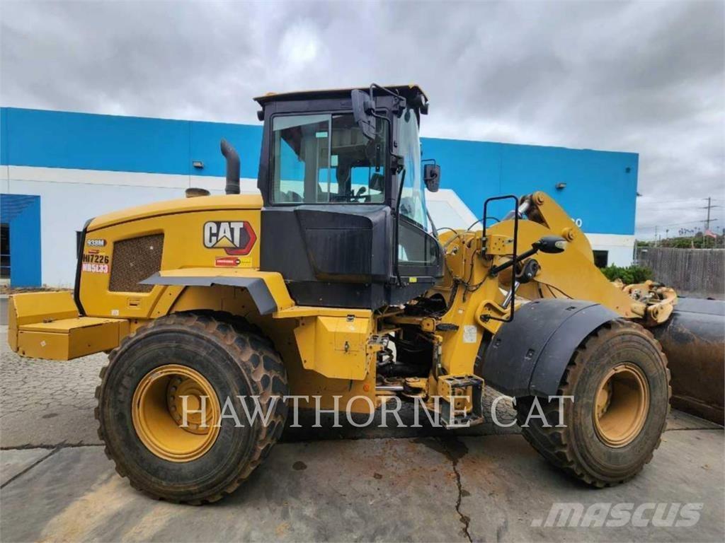 CAT 938M Pale gommate