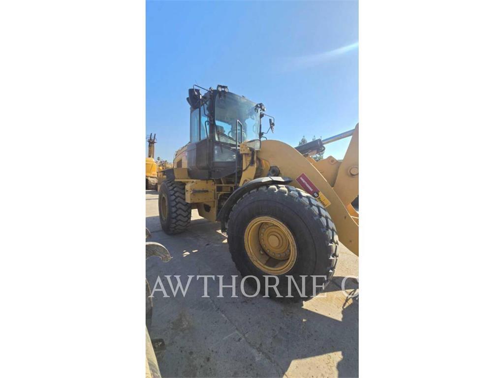 CAT 938M Pale gommate
