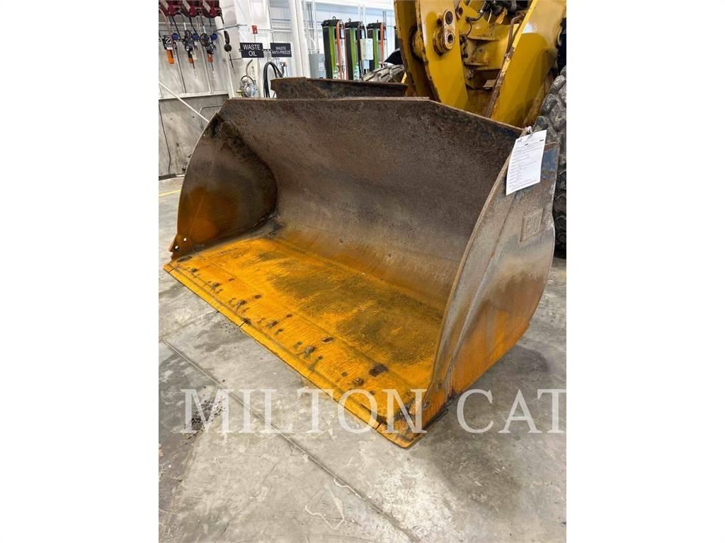 CAT 938M 3V Pale gommate